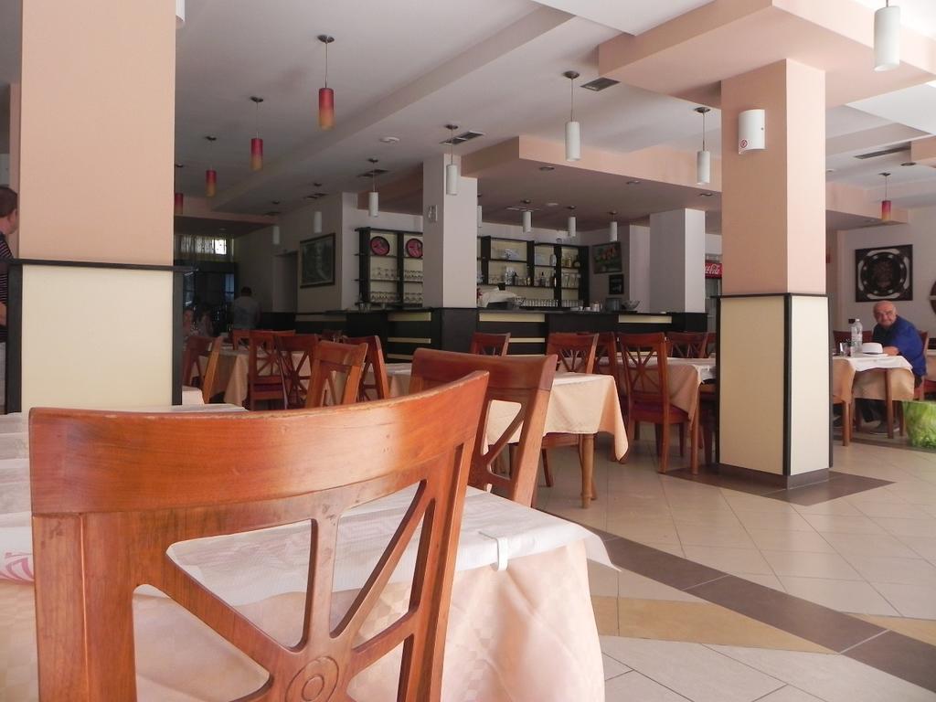 Hotel Nacional Durrës Extérieur photo